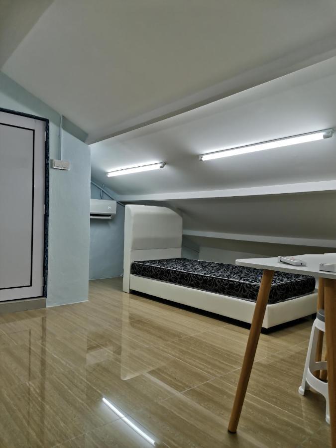 Color Mixed Home Hostel جورج تاون المظهر الخارجي الصورة