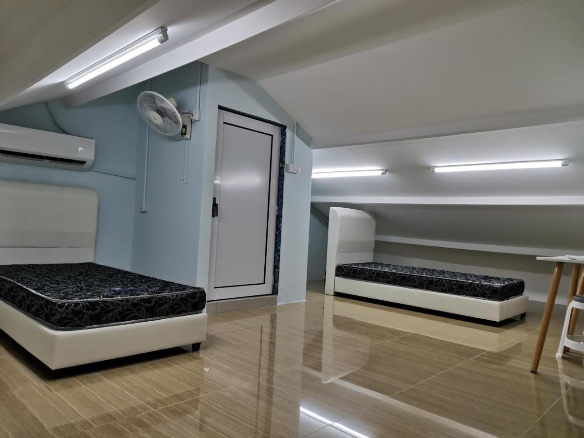 Color Mixed Home Hostel جورج تاون المظهر الخارجي الصورة