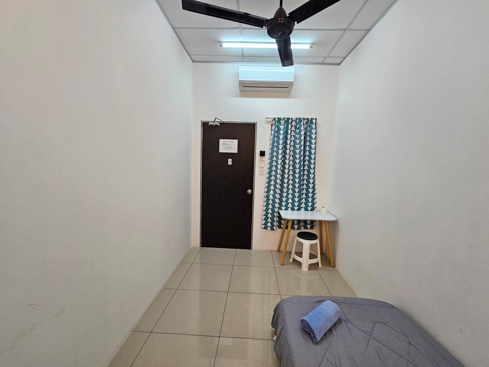 Color Mixed Home Hostel جورج تاون المظهر الخارجي الصورة
