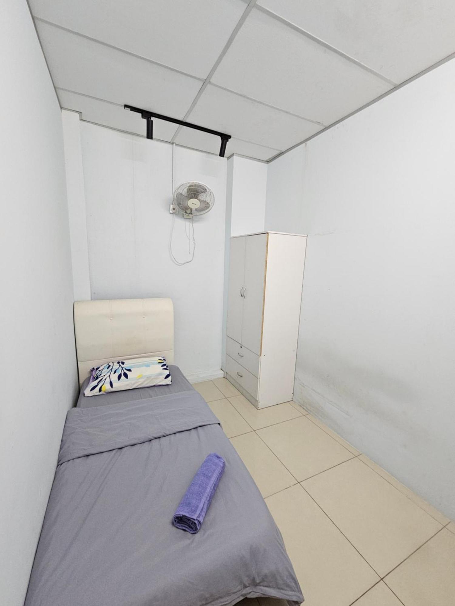Color Mixed Home Hostel جورج تاون المظهر الخارجي الصورة