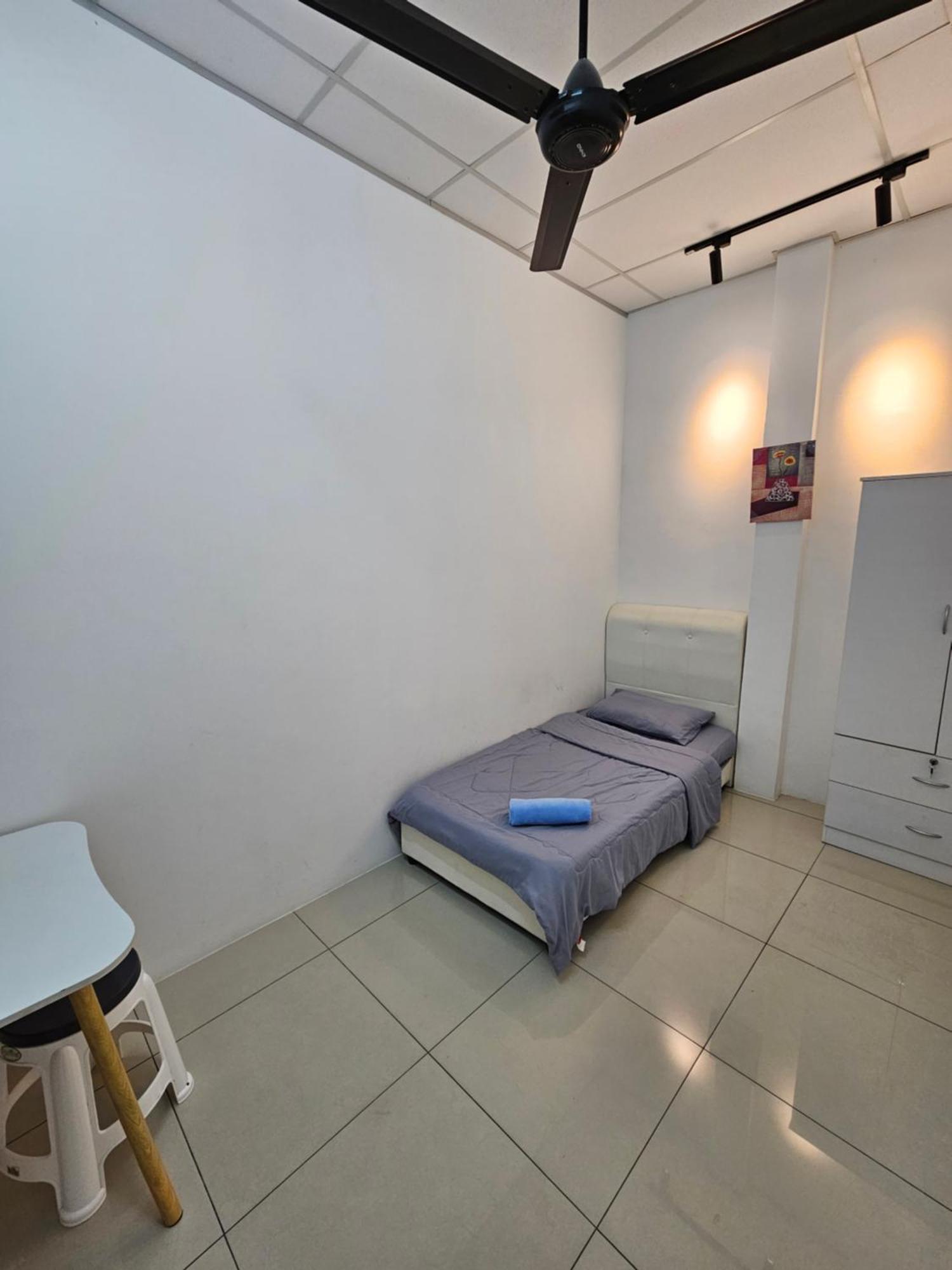 Color Mixed Home Hostel جورج تاون المظهر الخارجي الصورة