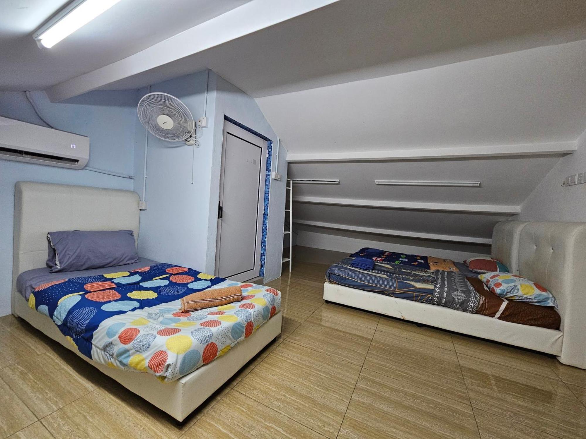 Color Mixed Home Hostel جورج تاون المظهر الخارجي الصورة