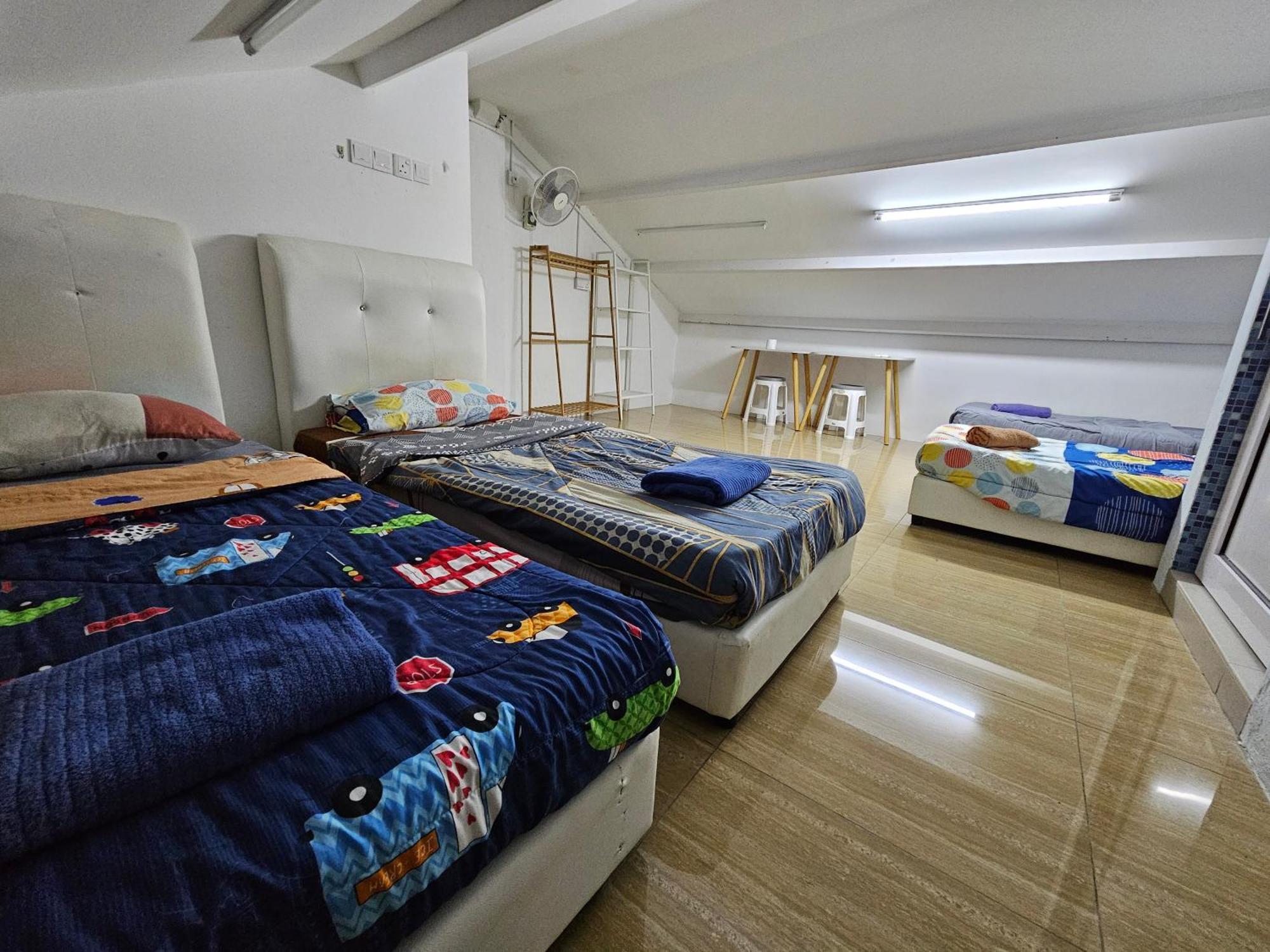 Color Mixed Home Hostel جورج تاون المظهر الخارجي الصورة
