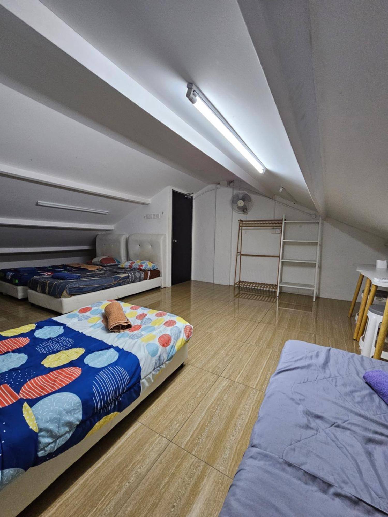 Color Mixed Home Hostel جورج تاون المظهر الخارجي الصورة