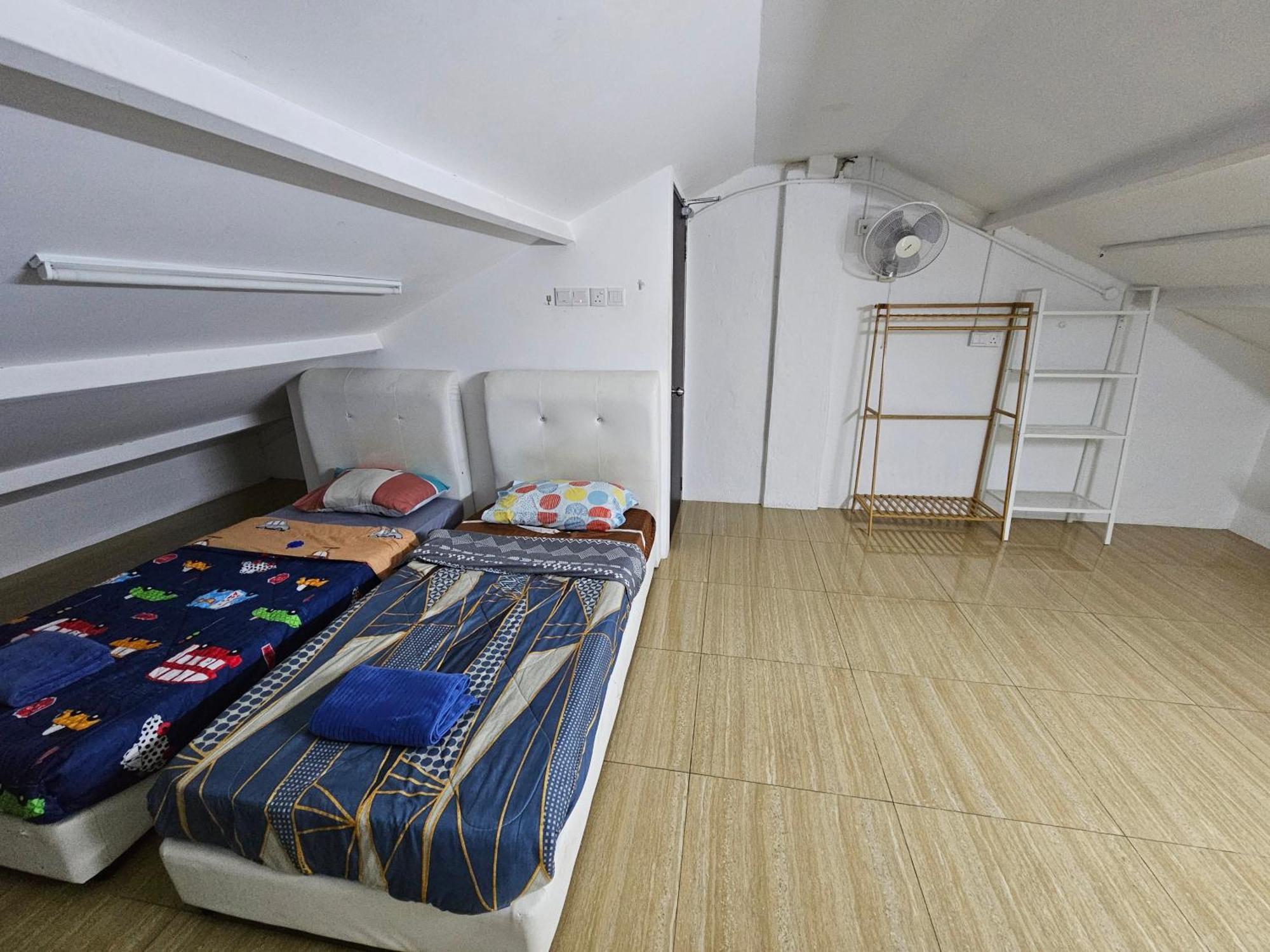 Color Mixed Home Hostel جورج تاون المظهر الخارجي الصورة